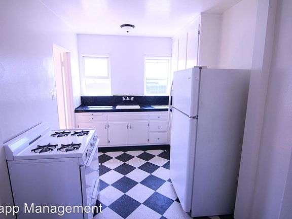 2nd image of 5924 Melrose Ave APT 6