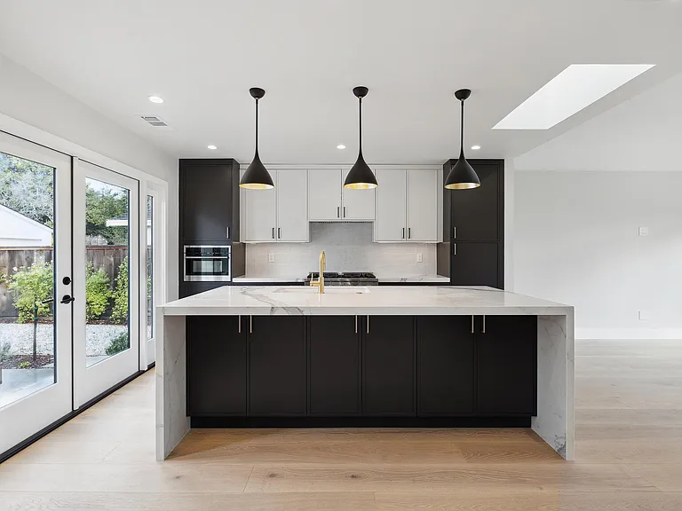 1230 Carmel Ter — Photo 10