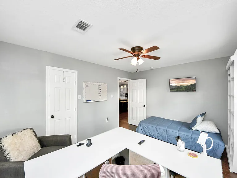 7032 Conley St — Photo 5