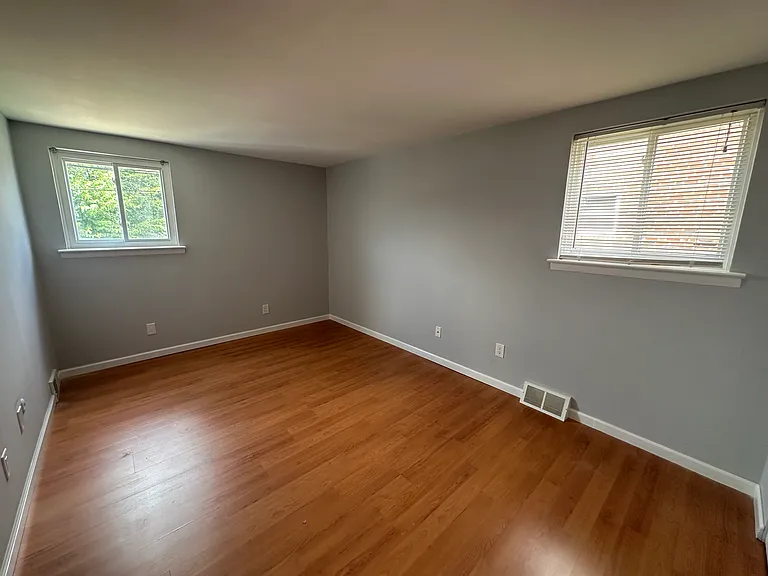9414 Kirkwood Rd #1 — Photo 2