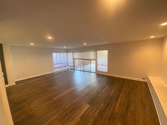 5th image of 3192 Queensbury Dr