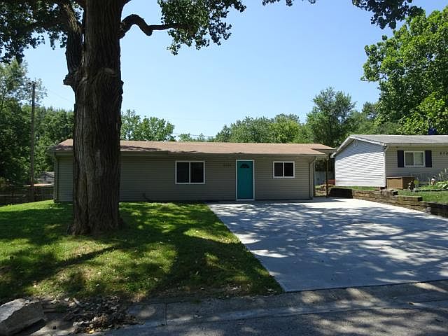 1st image of 2724 S 52nd St