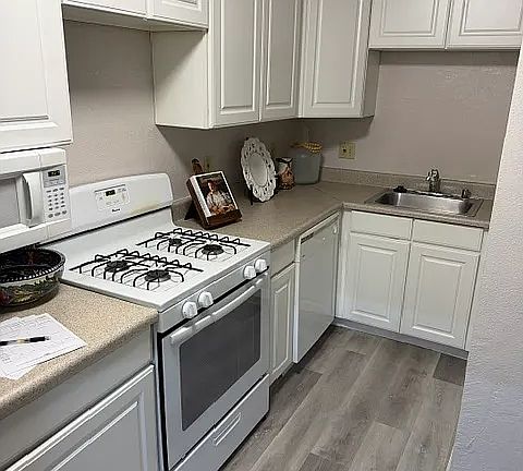 2nd image of 3661 Mount Diablo Blvd #6