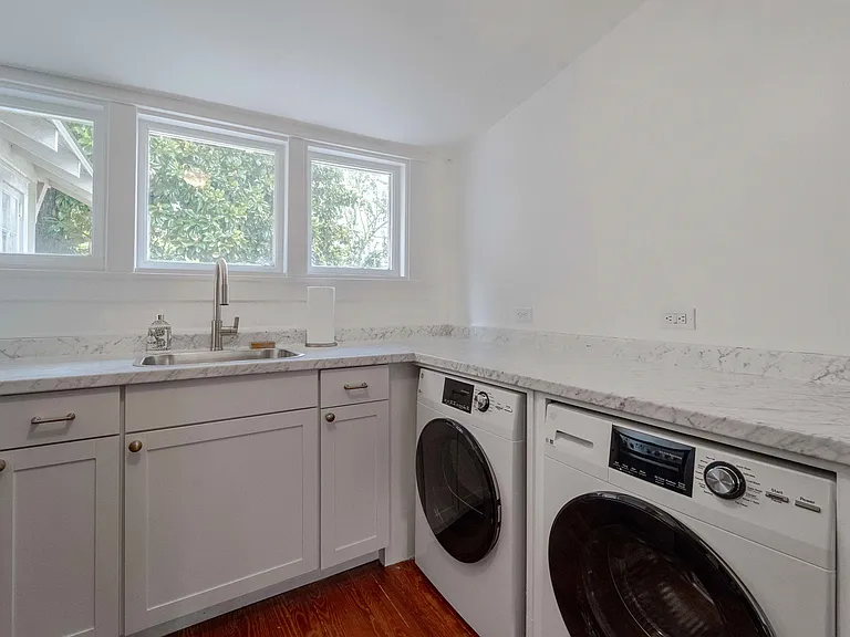 1435 Johns Rd — Photo 26