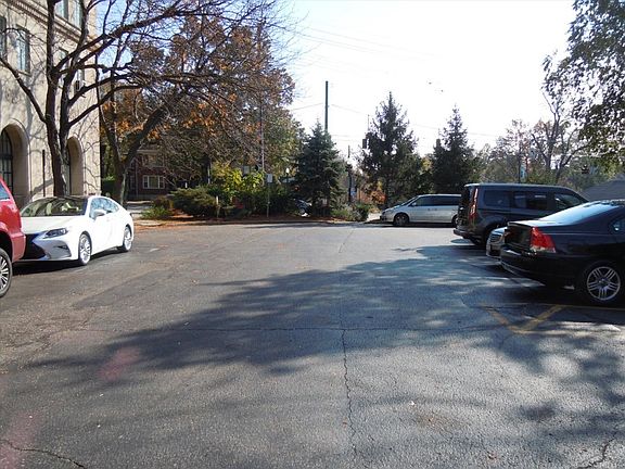 4th image of 3900 Rose Hill Ave Unit 1002B