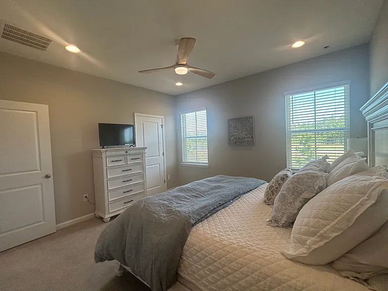 Brandon Lakes Dr — Photo 11