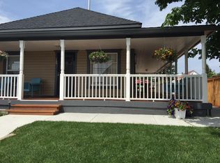 221 E Main St, Carlton, OR 97111