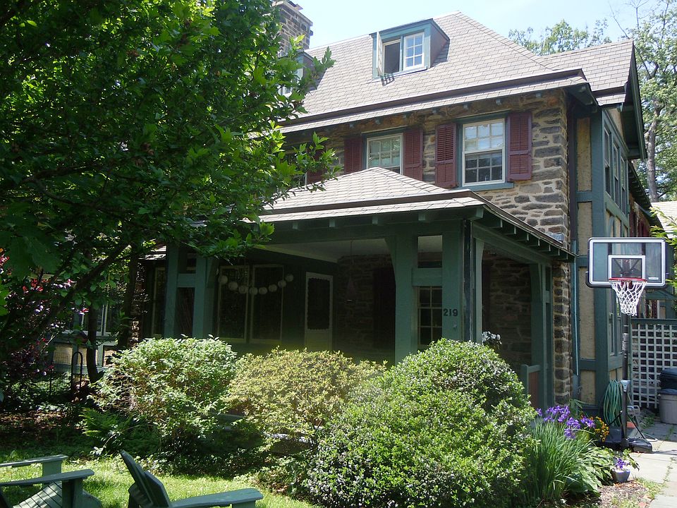 2nd image of 219 W Mount Airy Ave