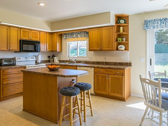 5th image of 3098 Westmore Dr