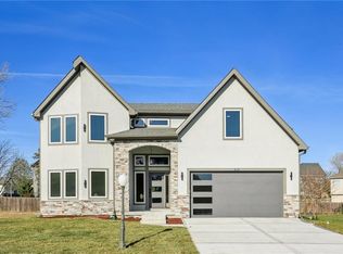 2116 Chateau Pl, Raymore, MO 64083