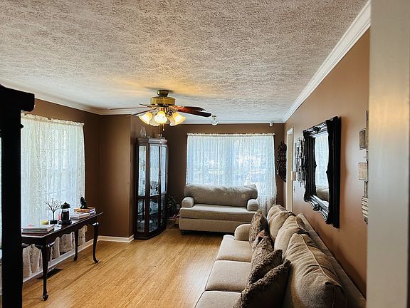 3rd image of 521 N Plum St #1/2