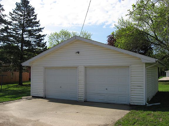 3rd image of 606 21st St