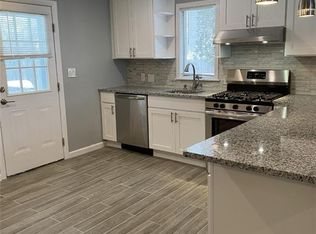 47 Campfield Rd, Fairfield, CT 06825