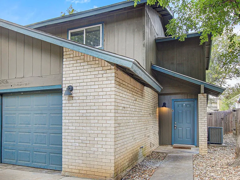 2414 Burleson Ct #B — Photo 22