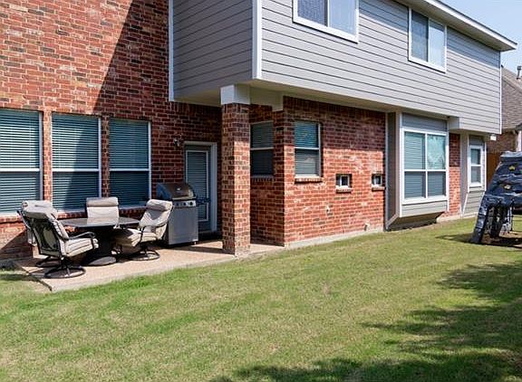 3rd image of 116 S Village Dr