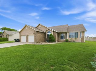 1216 S Chestnut St, Halstead, KS 67056