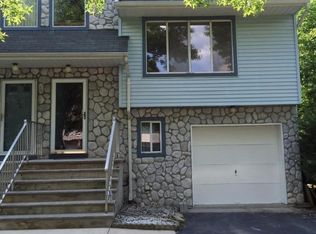 80 Lone Star Ln, Manalapan, NJ 07726