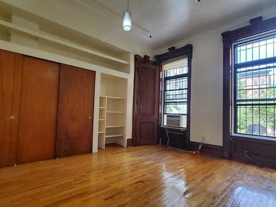 1st image of 281 W 132nd St #1A