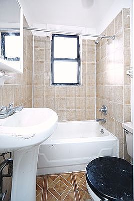 4th image of 2382 Dean St #A1