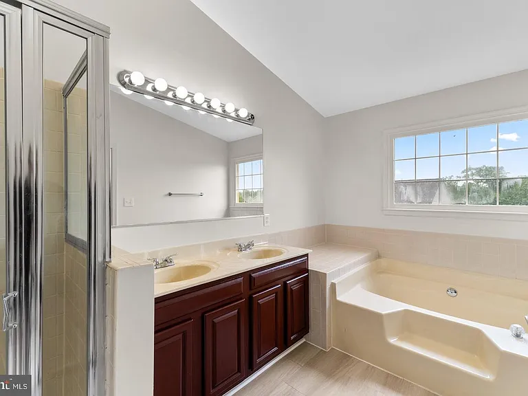 16812 Winston Ln — Photo 21