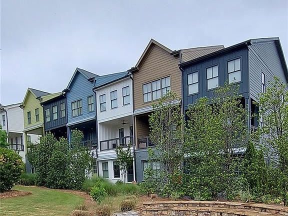 4th image of 700 Needletail Way