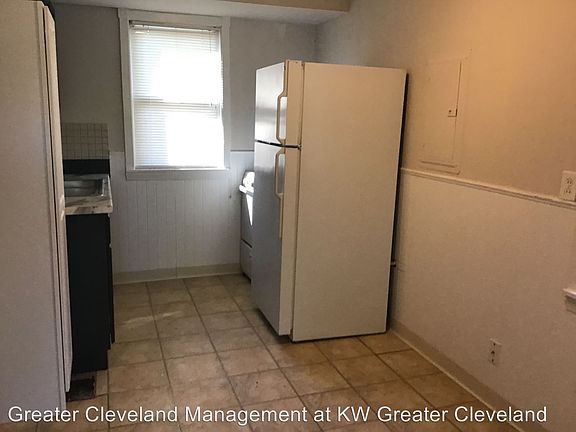 5th image of 23302 Pam Ct