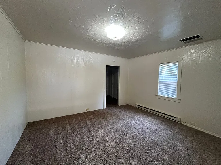 1034 State St — Photo 5