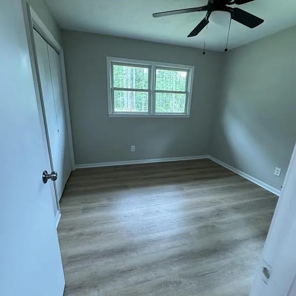 119 Dobbins Cir — Photo 16