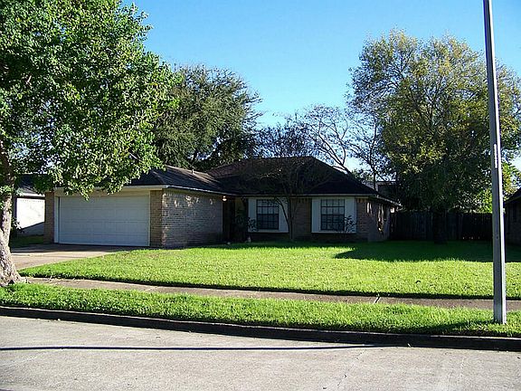 3rd image of 21215 Park Mount Dr