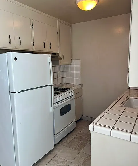 241 Pamela Ave #4 — Photo 9