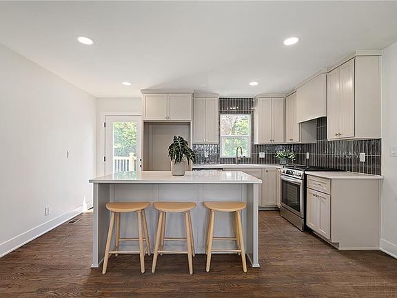 5th image of 6111 W 58th St