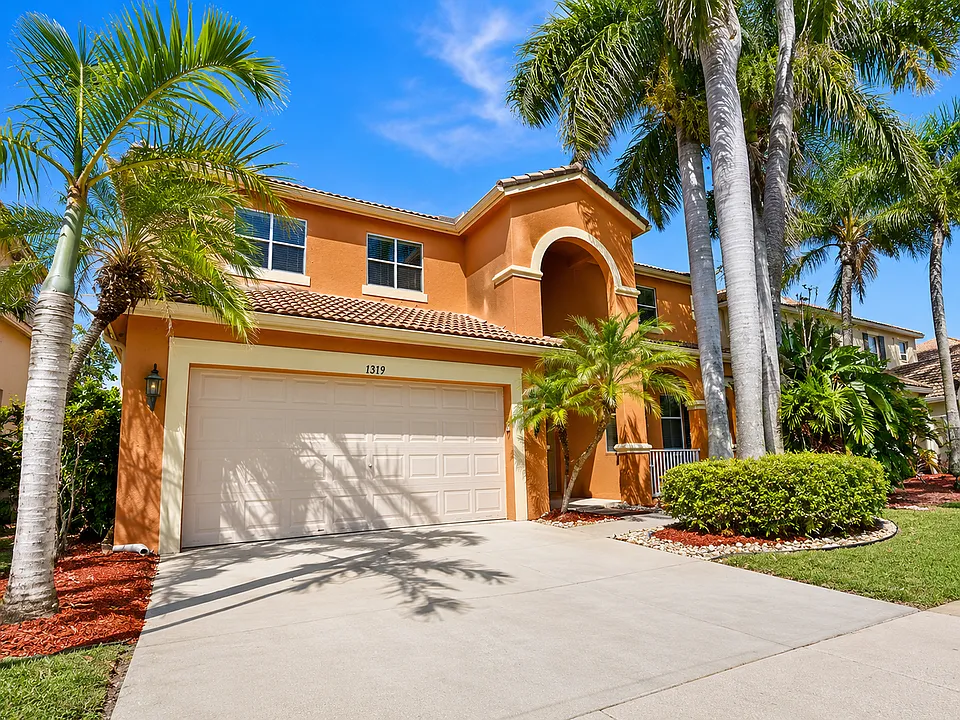 1319 Croton Ct