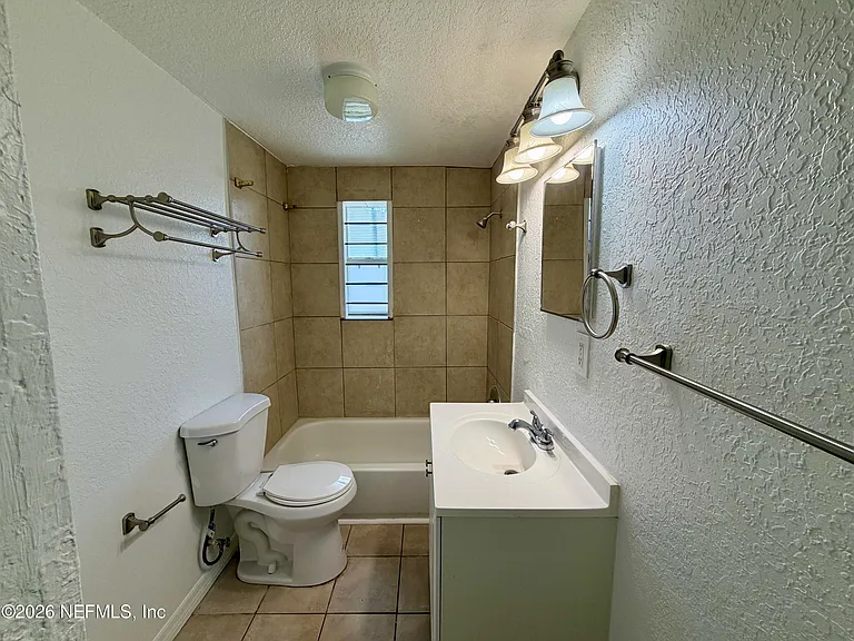 5903 Droad St — Photo 14
