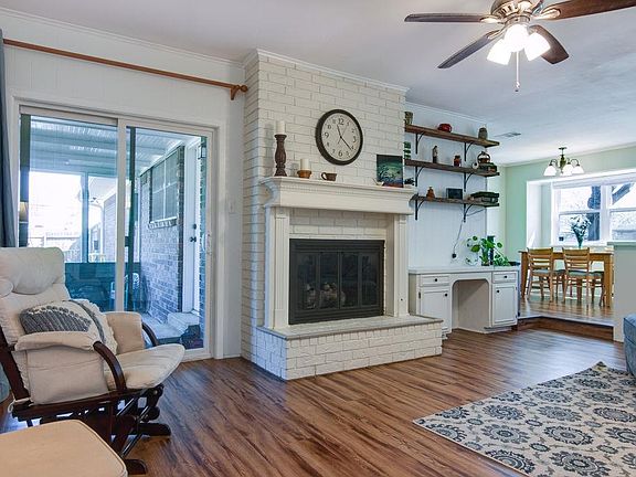3rd image of 35 Heatherwood Dr