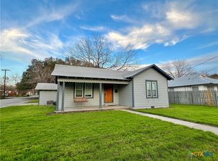 226 Smith St, Gonzales, TX 78629