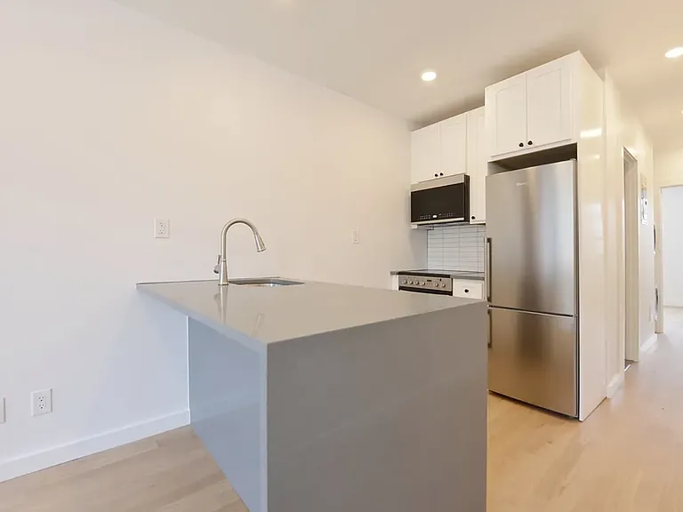 197 Prospect Ave #3L — Photo 1