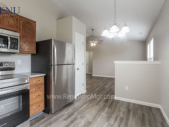 5th image of 3910 N Bressingham Dr