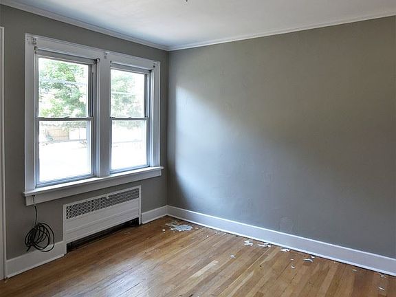 4th image of 8 Lincoln Ave #8
