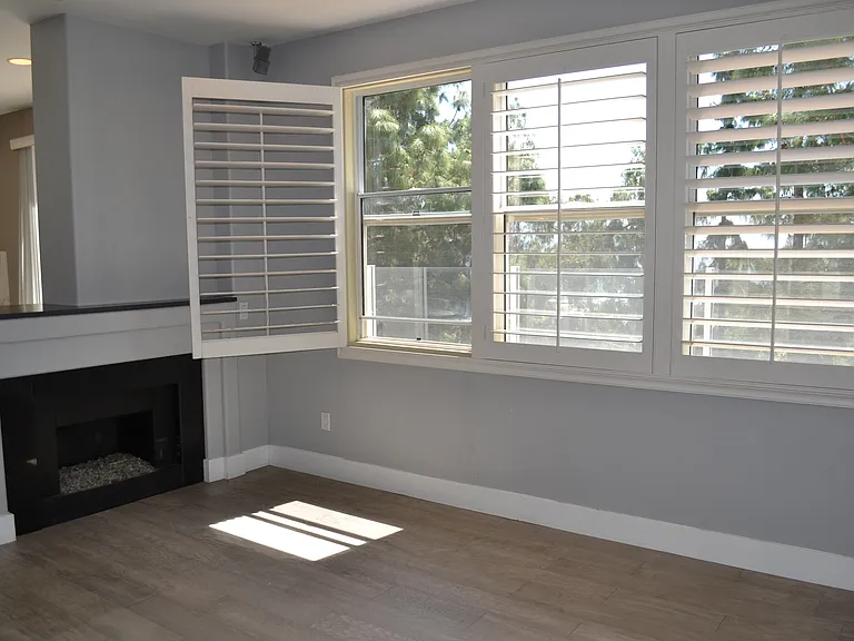 44 Woodcrest Ln — Photo 3