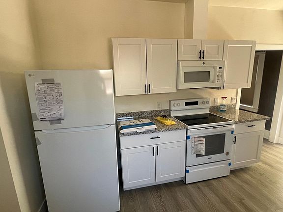 4th image of 804 Yale Ave #808