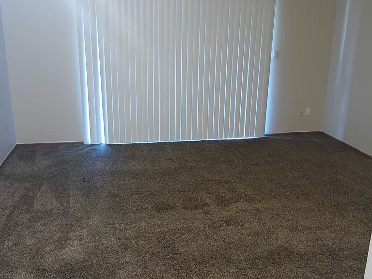 2526 Revere Ave #10 — Photo 4