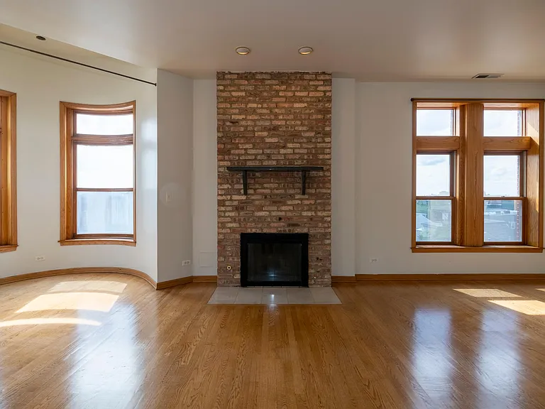 1166 W Grand Ave #3 — Photo 23