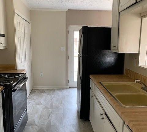 3rd image of 2800 E Lynchburg Ct