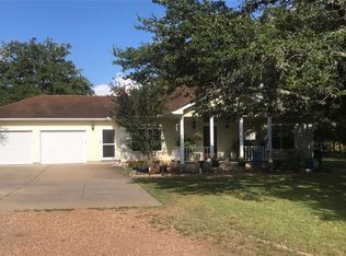 144 Angle Rd, Smithville, TX 78957