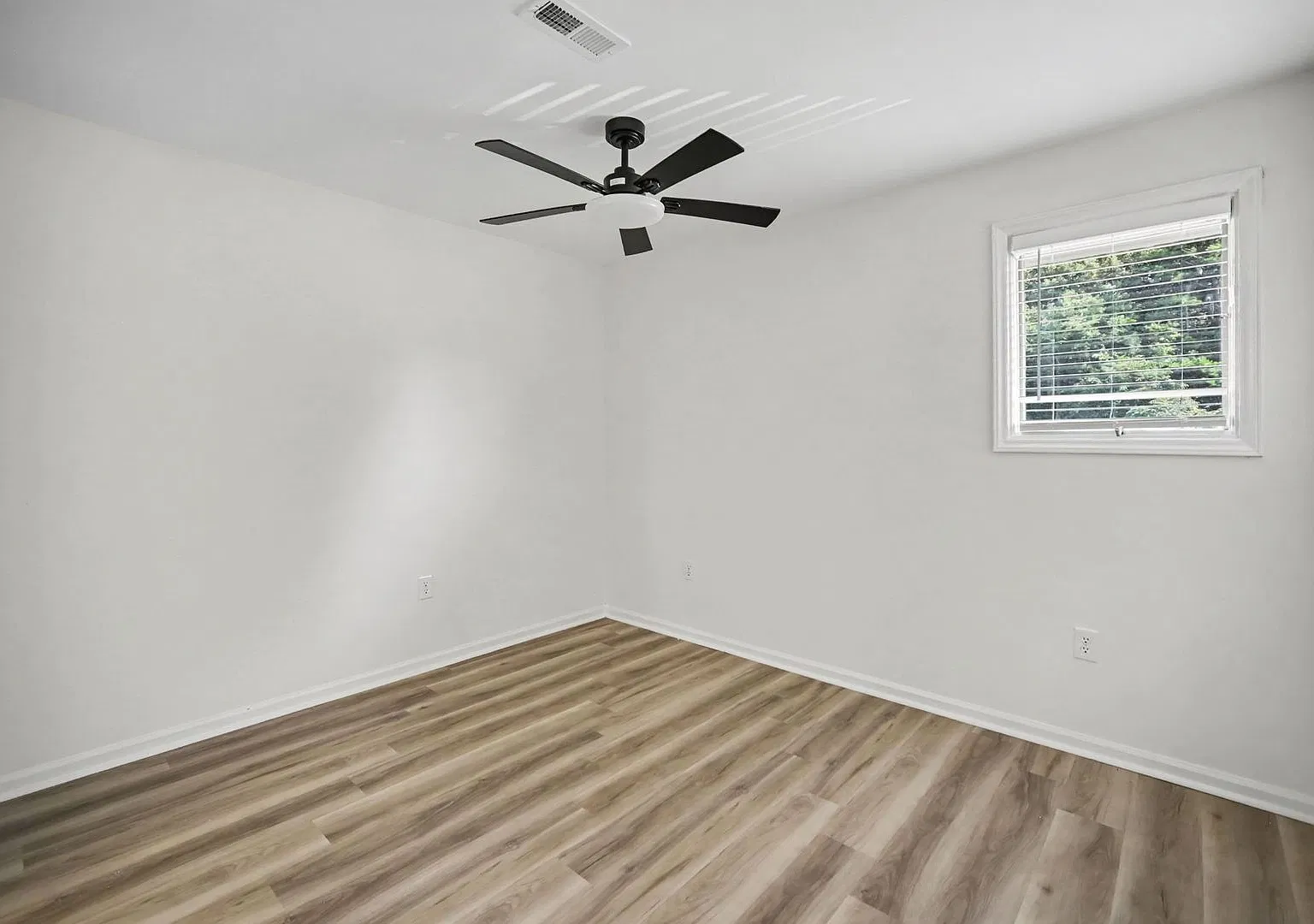 100 Willow Run Drive Unit # 33 — Photo 4