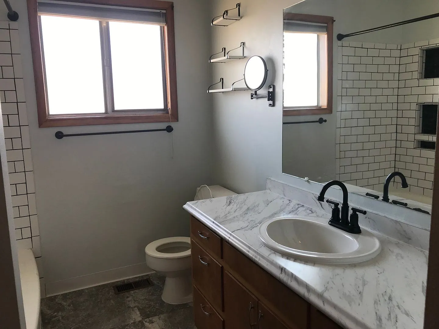 Home On Allen Street — Photo 4