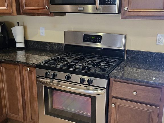 4th image of 35 Callaway Drive #5