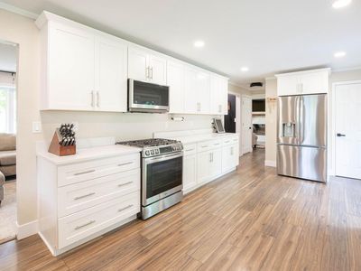 W358N5884 Surrey DRIVE, Oconomowoc, WI, 53066