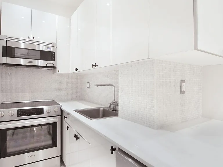 853 7th Ave #11F — Photo 8