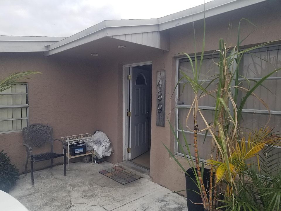 1st image of 489 NW 2nd Way